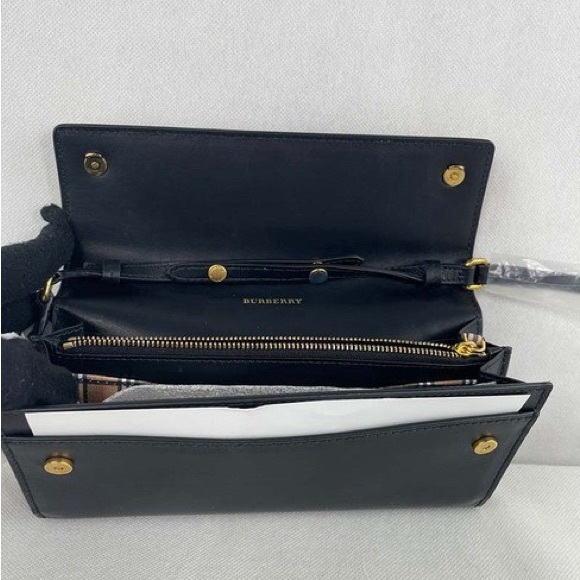 Burberry small check leather crossbody bag with detachable and adjustable strap - Picture 5 of 10